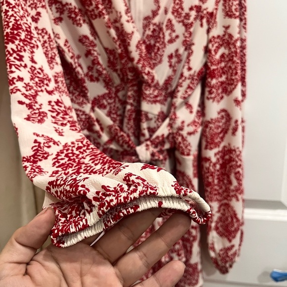 Elegant Red and White Floral Front Tie Wrap Romper - Picture 2 of 2